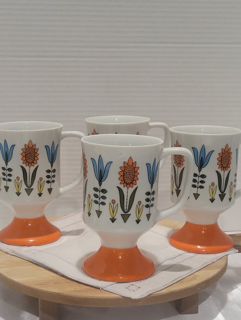 MCM Vibrant Retro Pedestal Footed  Coffee Mugs Set Of 4 Read